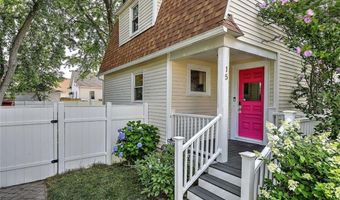 15 Wollaston St, Cranston, RI 02910