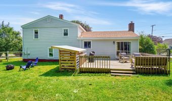 5 Crawford Dr, Bath, ME 04530