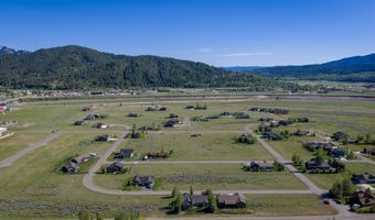 216 COLUMBINE St, Alpine, WY 83128