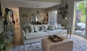 20 Westbury Ct, Ann Arbor, MI 48105