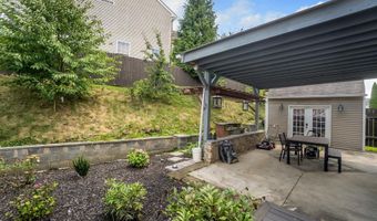 2429 S FRONT St, Allentown, PA 18103