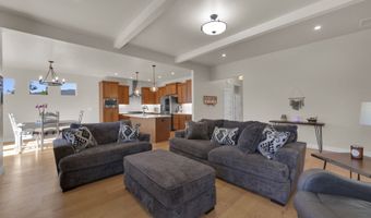 1004 S 46TH St, Springfield, OR 97478