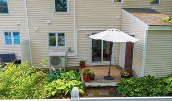 46 Pine Hill Dr, Bath, ME 04530