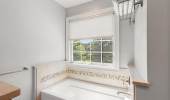 55 Heritage Dr, Allentown, NJ 08501
