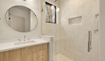 6916 CARMICHAEL Ave, Bethesda, MD 20817