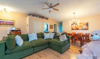 32 Foxberry Dr, Arden, NC 28704