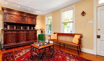 120 CHESAPEAKE Ave, Annapolis, MD 21403