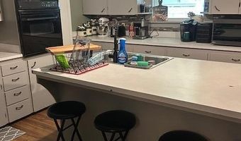 200 S Karner Ave, Altamont, KS 67330