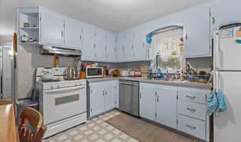 32 Birch Ct, Burlington, VT 05408