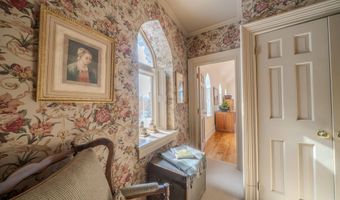 48 Old Searsport Ave, Belfast, ME 04915