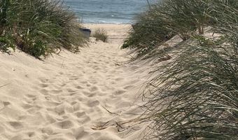 2136 Montauk Hwy 202, Amagansett, NY 11930