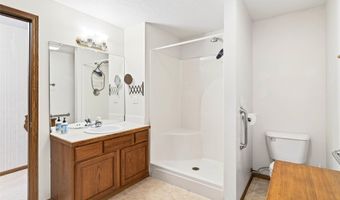 1110 Sandalwood Ct SW, Altoona, IA 50009