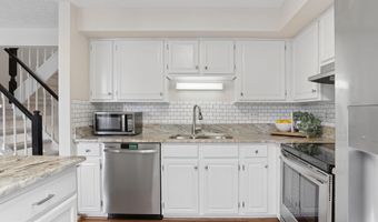 6033 HYDRANGEA Dr, Alexandria, VA 22310