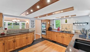 27 Whippoorwill Ln, Bethany, CT 06524