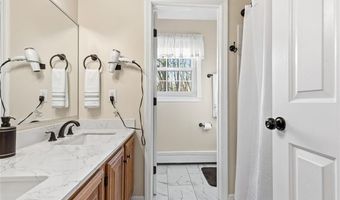 11 Southbury Rd, Cumberland, RI 02864