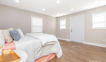 606 W Pine St, Blacksburg, SC 29702