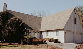 7 Tabor Hill Rd, North Smithfield, RI 02896