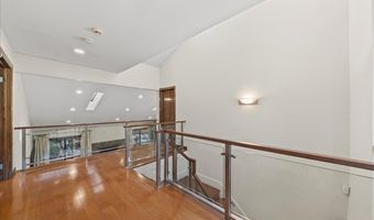 10 Morley Ct, Albertson, NY 11507