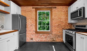 1427 BOLTON St 2, Baltimore, MD 21217
