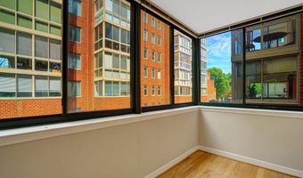 1050 N TAYLOR St 1-203, Arlington, VA 22201