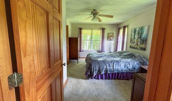 3702 Round House Rd, Aurora, MO 65605