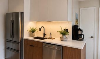 3831 N VERNON St N, Arlington, VA 22207