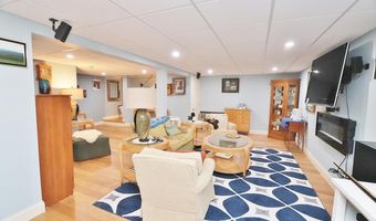 40 Kathryn Ln, Bangor, ME 04401