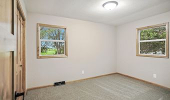 12857 387th Ave, Aberdeen, SD 57401