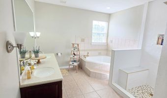 176 Jule St, Apalachicola, FL 32320
