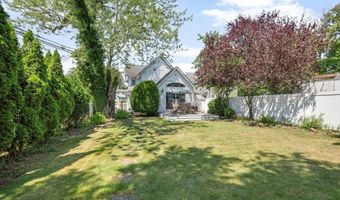45 County Line Rd, Amityville, NY 11701