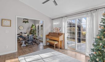 135 Castleton Cir, Boiling Springs, SC 29316