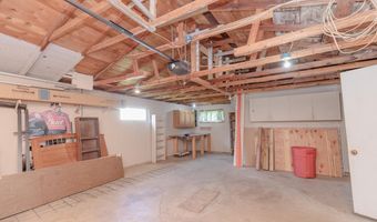 83 Rohr St, Arnolds Park, IA 51331