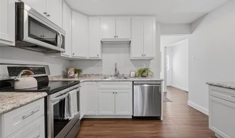 2373 Hiddengarden Ct, Ballwin, MO 63021