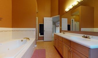445 Captain Eames Cir 445, Ashland, MA 01721