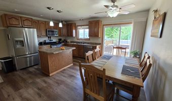 1005 Plum Ln, Aberdeen, SD 57401
