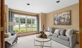 W2880 OAKRIDGE Drive, Appleton, WI 54915