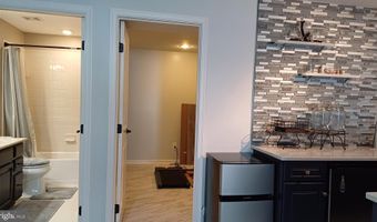 25501 EMERSON OAKS Dr, Aldie, VA 20105