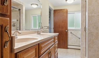 6 Bruce Dr, North Smithfield, RI 02896