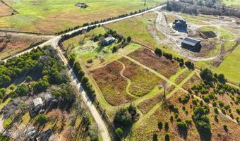 1587 N 450th Rd, Baldwin City, KS 66006