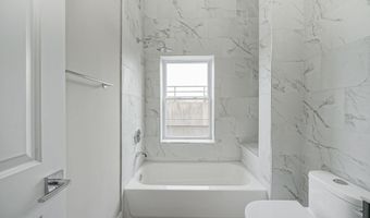 1072 N FRONT St A, Philadelphia, PA 19123