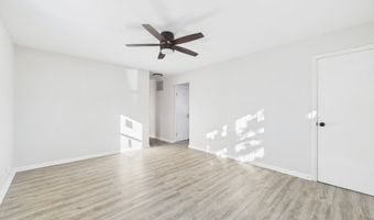 10 W 41st St, Anderson, IN 46013