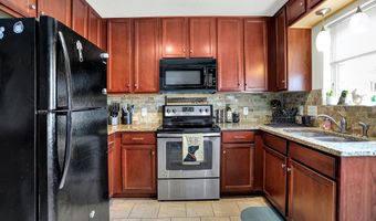 515 Fletcher Ln, Beech Grove, IN 46107