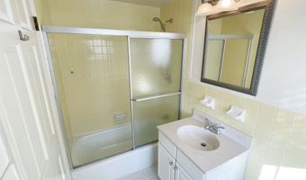 198 40th St, Avalon, NJ 08202
