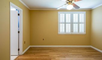 220 Lakeshore Dr, Alma, GA 31510