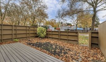 17756 NW LAKEWAY Ct, Beaverton, OR 97006