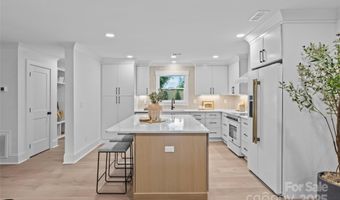 2461 Eaton Rd, Charlotte, NC 28205