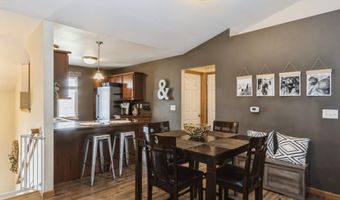 1095 Twilight Dr, North Liberty, IA 52317