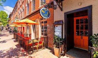 906 S WASHINGTON St 107, Alexandria, VA 22314