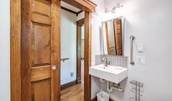 4 Pineway Dr, Auburn, ME 04210