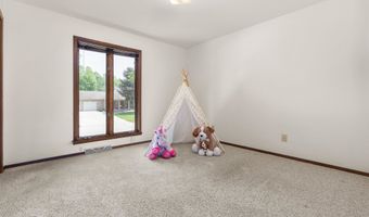 2320 STROEBE ISLAND Dr, Appleton, WI 54915